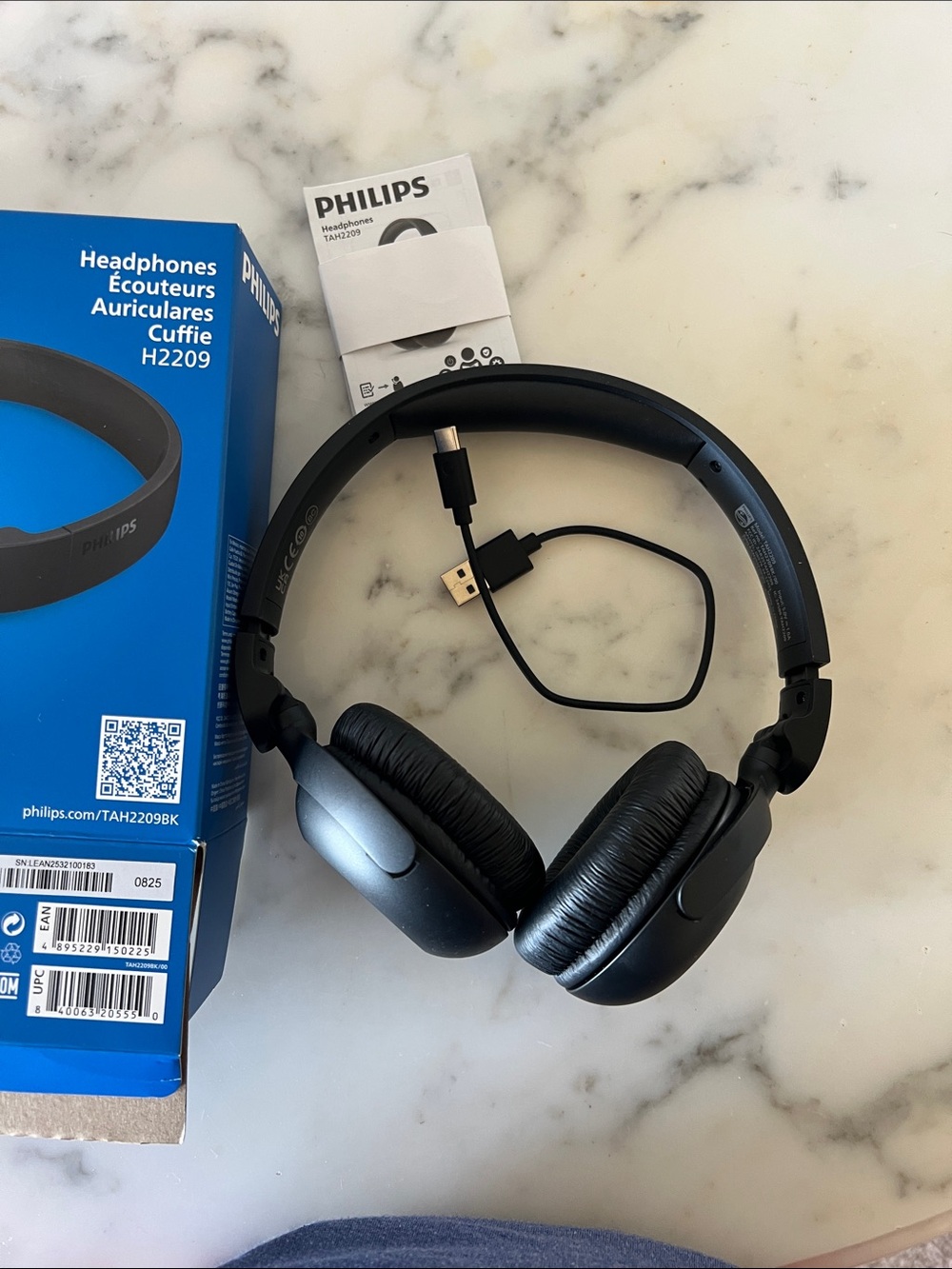 Philips Black Over-Ear Wireless Headphones with USB Cable